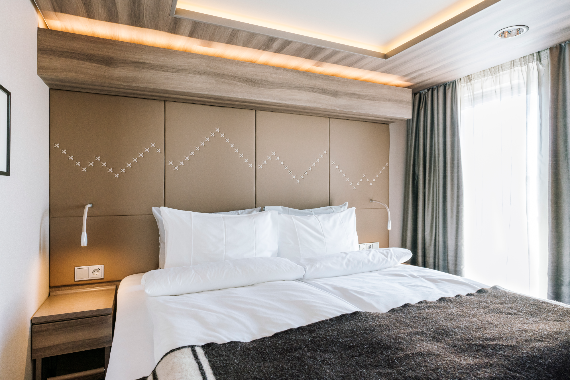 MyCruise Hurtigruten MS-Roald-Amundsen Kahytter Suite MD1